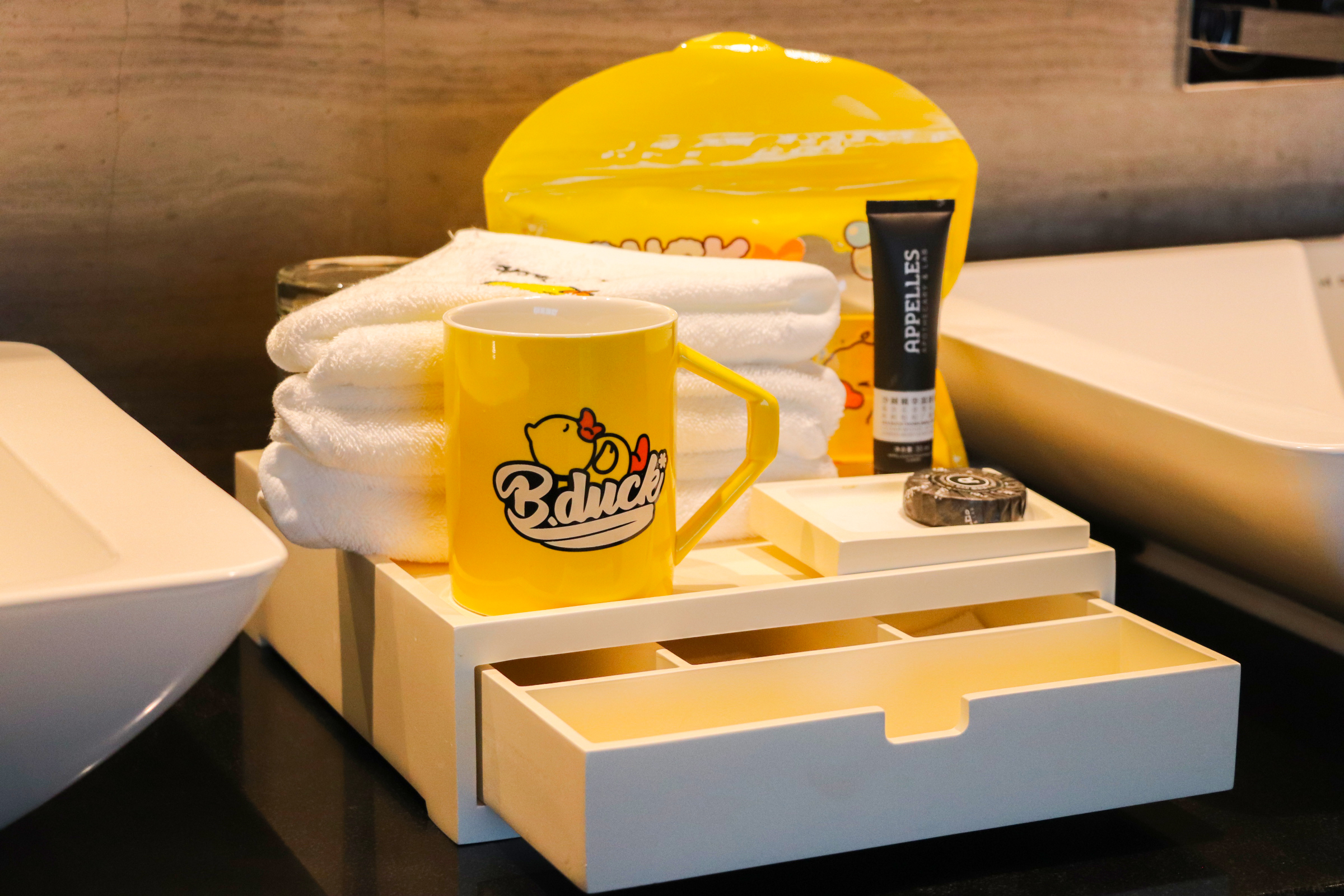FAMILY THEMED SUITE