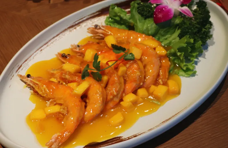 Wok-fried Shrimp with Mango Sauce