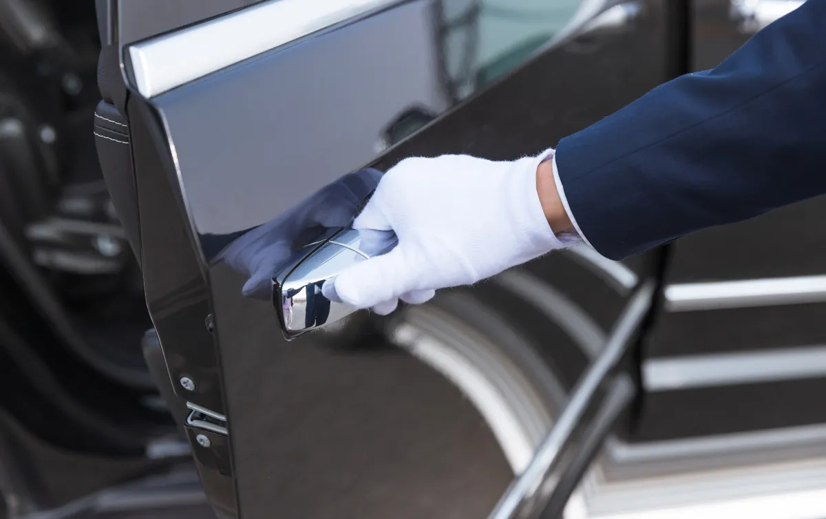 LUXURY CAR AIRPORT TRANSFER SERVICE