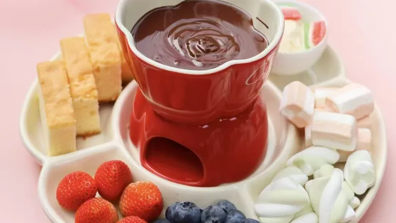 CHOCOLATE FONDUE